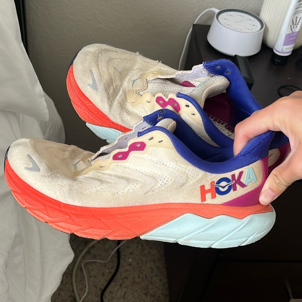 Hoka Clifton 8 Athletic Shoes (size 6)